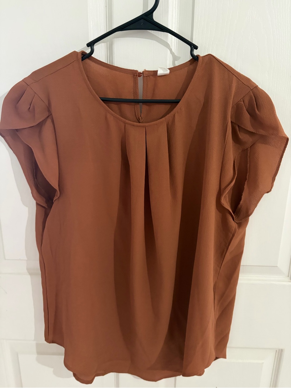 Women’s Rust Brown Pleated Blouse Short Flutter Sleeve Top Size L